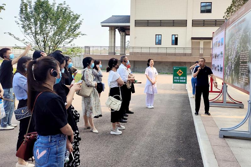 360环球在线注册参加全市医保经办机构、定点医疗机构开放日活动