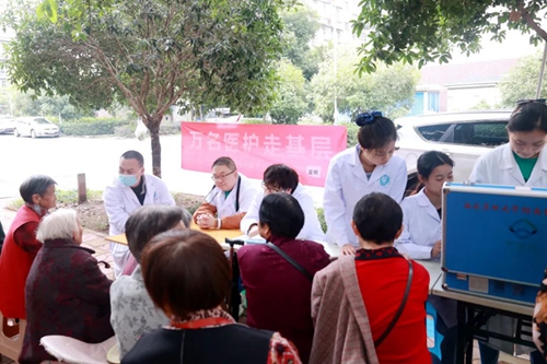 我院开展“送健康到小区”义诊活动